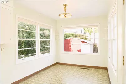 7430 N Hurst Ave, Portland, OR 97203 - Photo 18