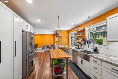 18042 SE Clay St, Portland, OR 97233 - Photo 18