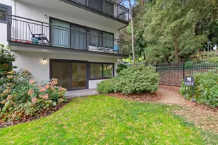 2393 SW Park Pl, Portland, OR 97205 - Photo 32