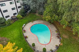 2393 SW Park Pl, Portland, OR 97205 - Photo 42