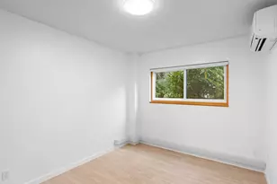 2393 SW Park Pl, Portland, OR 97205 - Photo 24