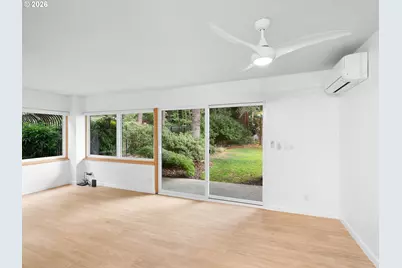 2393 SW Park Pl #112, Portland, OR 97205 - Photo 6