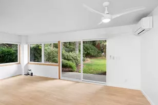 2393 SW Park Pl, Portland, OR 97205 - Photo 6