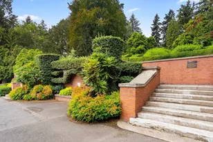 2393 SW Park Pl, Portland, OR 97205 - Photo 36