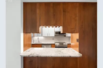 2393 SW Park Pl #112, Portland, OR 97205 - Photo 16