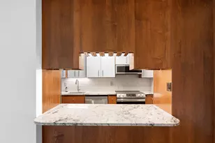 2393 SW Park Pl, Portland, OR 97205 - Photo 16