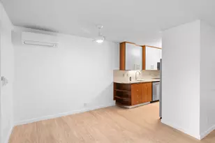 2393 SW Park Pl, Portland, OR 97205 - Photo 10
