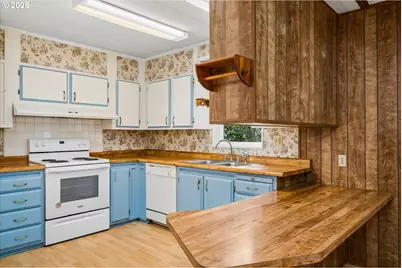 40329 Booth Kelly Rd, Springfield, OR 97478 - Photo 16