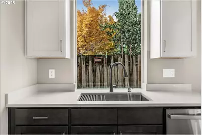 185 NW Mawrcrest Ave, Gresham, OR 97030 - Photo 16