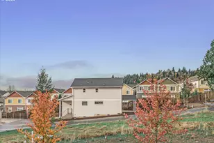 185 NW Mawrcrest Ave, Gresham, OR 97030 - Photo 44