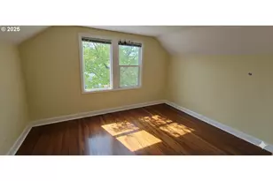 5836 NE Halsey St, Portland, OR 97213 - Photo 8