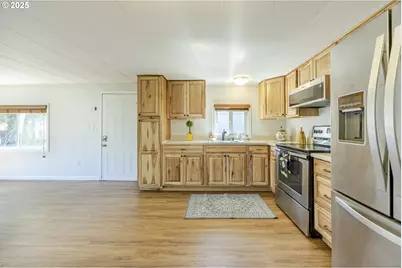 1225 W 10th Ave #28, Junction City, OR 97448 - Photo 6