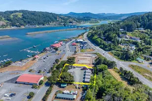 29940 Harbor Way, Gold Beach, OR 97444 - Photo 4