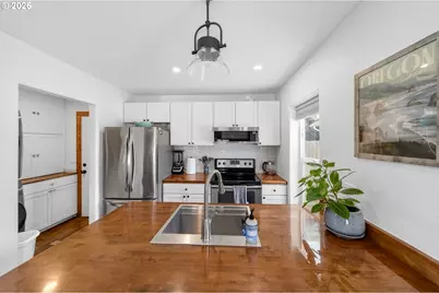 29940 Harbor Way, Gold Beach, OR 97444 - Photo 14