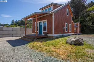 29940 Harbor Way, Gold Beach, OR 97444 - Photo 8