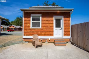 29940 Harbor Way, Gold Beach, OR 97444 - Photo 10