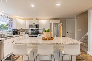 17673 S Hattan Rd, Oregon City, OR 97045 - Photo 4