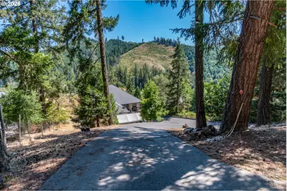 1836 Lakeview Dr, Sutherlin, OR 97479 - Photo 2
