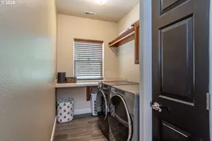 1836 Lakeview Dr, Sutherlin, OR 97479 - Photo 22