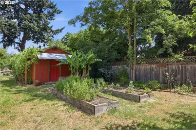 605 Kourt Dr, Eugene, OR 97404 - Photo 36