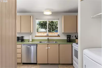 8621 NW 15th Ave, Vancouver, WA 98665 - Photo 12