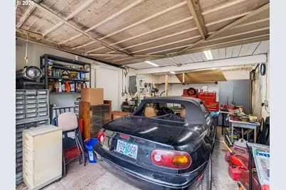 12939 NE Hancock St, Portland, OR 97230 - Photo 38