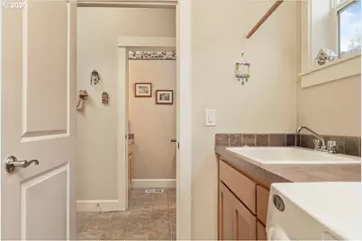 1703 Webb Lake Dr, Silverton, OR 97381 - Photo 22