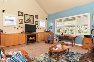 1703 Webb Lake Dr, Silverton, OR 97381 - Photo 16