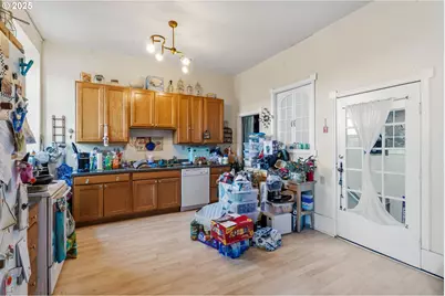 309 W 1st Ave, Albany, OR 97321 - Photo 4