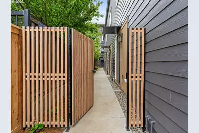 4920 SE Caruthers St #2, Portland, OR 97215 - Photo 2