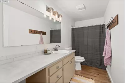 708 Eaton Ct, Castle Rock, WA 98611 - Photo 18
