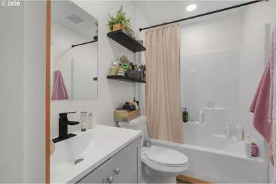 2300 Kelso Dr, Kelso, WA 98626 - Photo 12