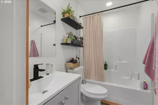 2300 Kelso Dr, Kelso, WA 98626 - Photo 12