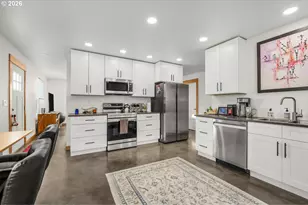 2300 Kelso Dr, Kelso, WA 98626 - Photo 4