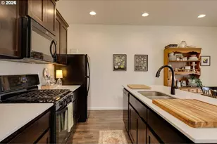 2097 NW Woodland Dr, McMinnville, OR 97128 - Photo 8