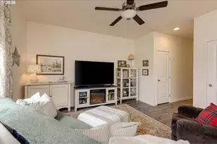 2097 NW Woodland Dr, McMinnville, OR 97128 - Photo 4