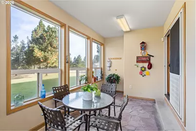44220 Cowboy Hill Ln, Chiloquin, OR 97624 - Photo 24