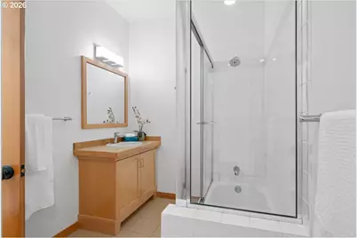 1262 NW Summit Ave, Portland, OR 97210 - Photo 32