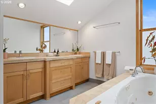 1262 NW Summit Ave, Portland, OR 97210 - Photo 24