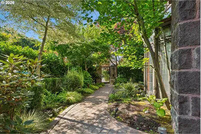 1111 NE 37th Ave, Portland, OR 97232 - Photo 4