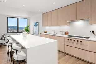 550 SW 10th Ave, Portland, OR 97205 - Photo 8