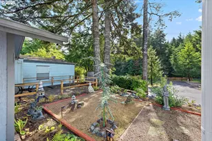 610 Shorepines Pl, Coos Bay, OR 97420 - Photo 30
