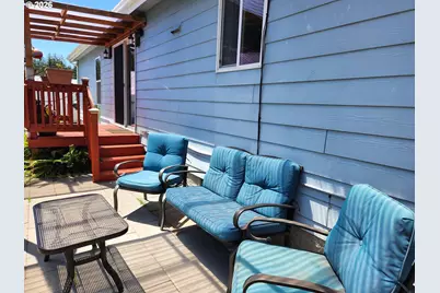 1050 Broadway Ave, Winchester Bay, OR 97467 - Photo 34
