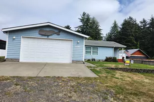1050 Broadway Ave, Winchester Bay, OR 97467 - Photo 1