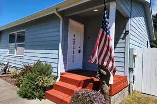 1050 Broadway Ave, Winchester Bay, OR 97467 - Photo 4