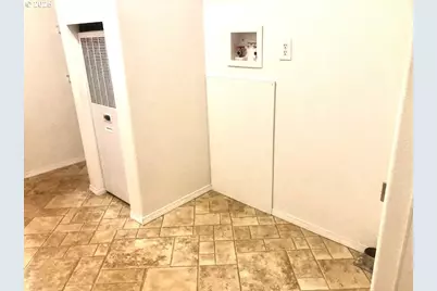 1050 Broadway Ave, Winchester Bay, OR 97467 - Photo 34