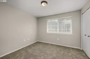 11885 SE Pine St, Portland, OR 97216 - Photo 16