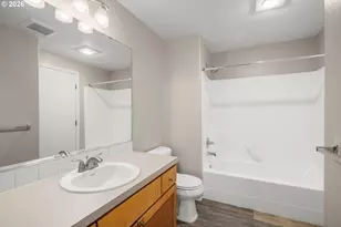 11885 SE Pine St, Portland, OR 97216 - Photo 14