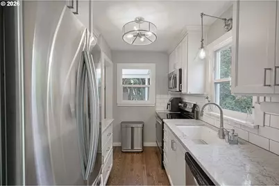 10236 N Smith St, Portland, OR 97203 - Photo 16