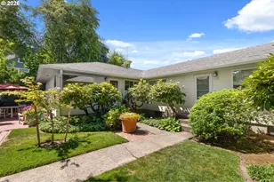 2940 SE Brooklyn St, Portland, OR 97202 - Photo 8